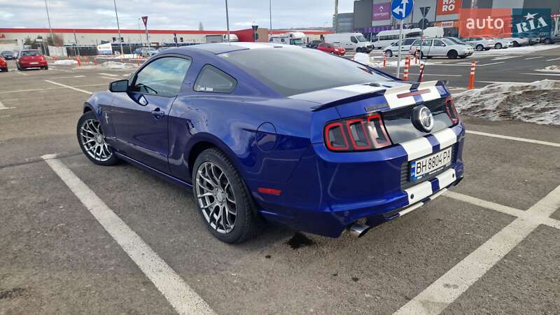 Купе Ford Mustang 2012 в Измаиле