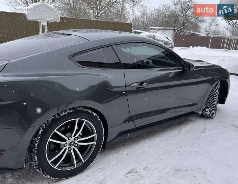 Купе Ford Mustang 2015 в Хотине