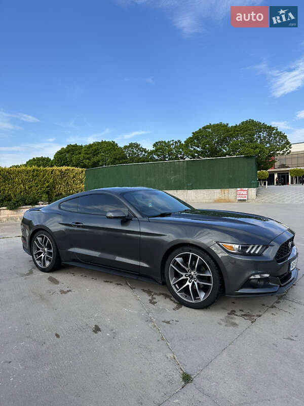 Купе Ford Mustang 2015 в Киеве фото 6 Купе Ford Mustang 2015 в Киеве
