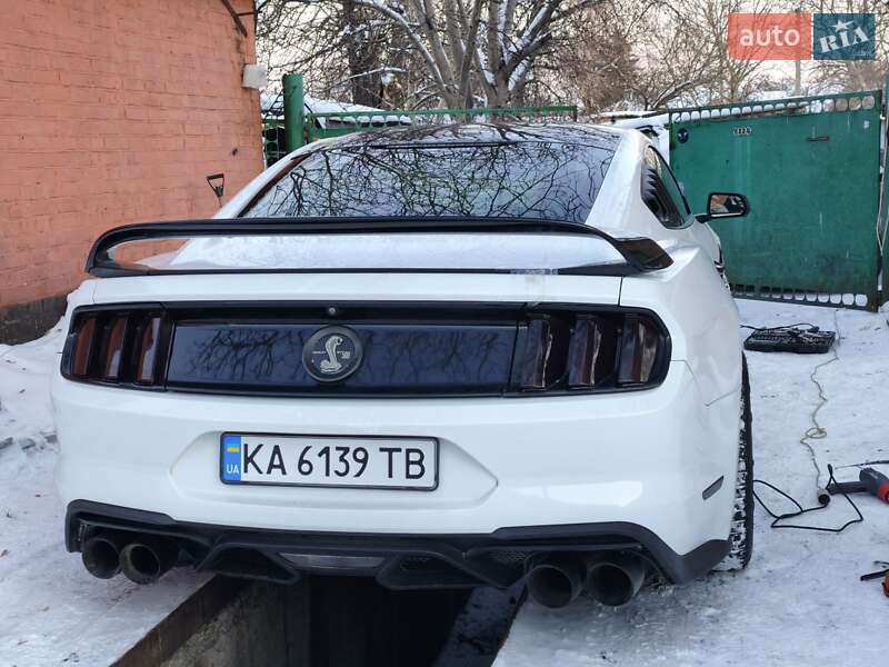 Купе Ford Mustang 2015 в Сквире