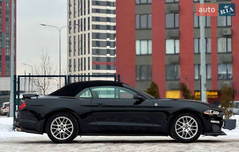 Кабриолет Ford Mustang 2015 в Киеве