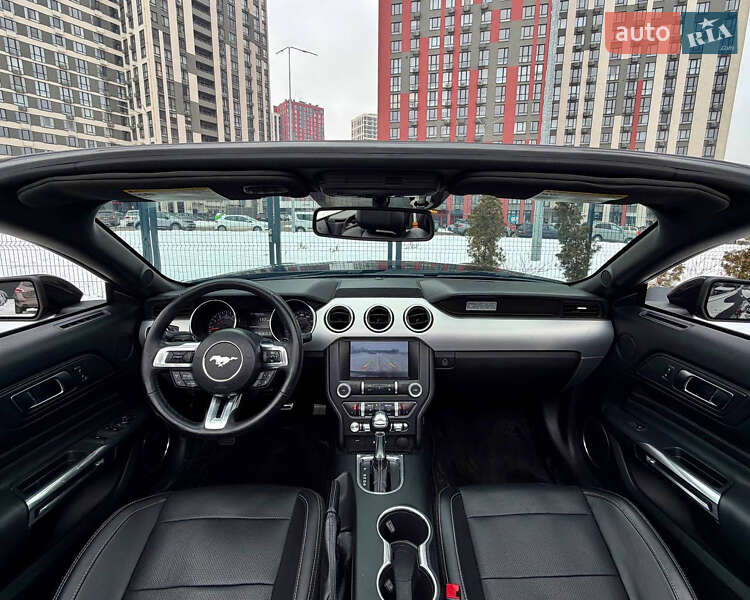 Кабриолет Ford Mustang 2015 в Киеве