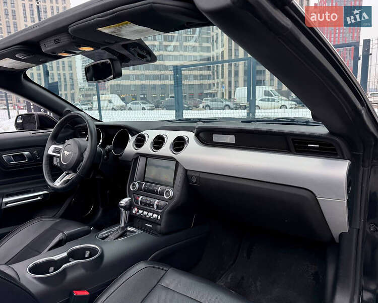 Кабриолет Ford Mustang 2015 в Киеве