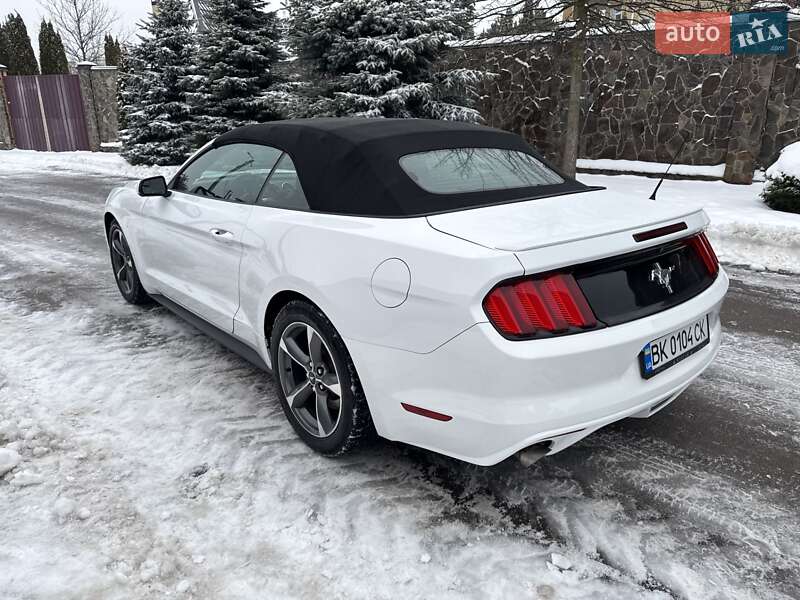 Кабріолет Ford Mustang 2015 в Києві фото 3 Кабріолет Ford Mustang 2015 в Києві