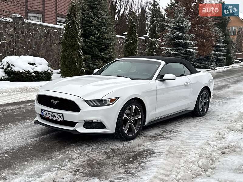 Кабріолет Ford Mustang 2015 в Києві фото 12 Кабріолет Ford Mustang 2015 в Києві