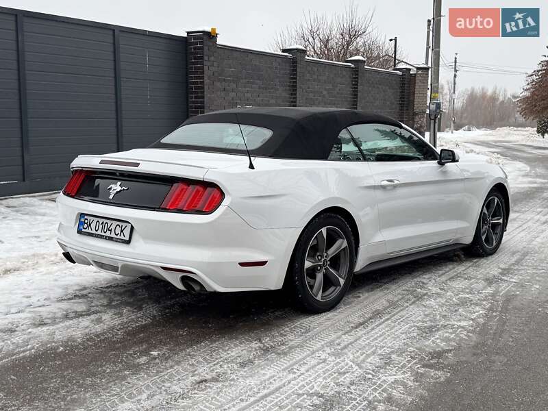 Кабріолет Ford Mustang 2015 в Києві фото 16 Кабріолет Ford Mustang 2015 в Києві