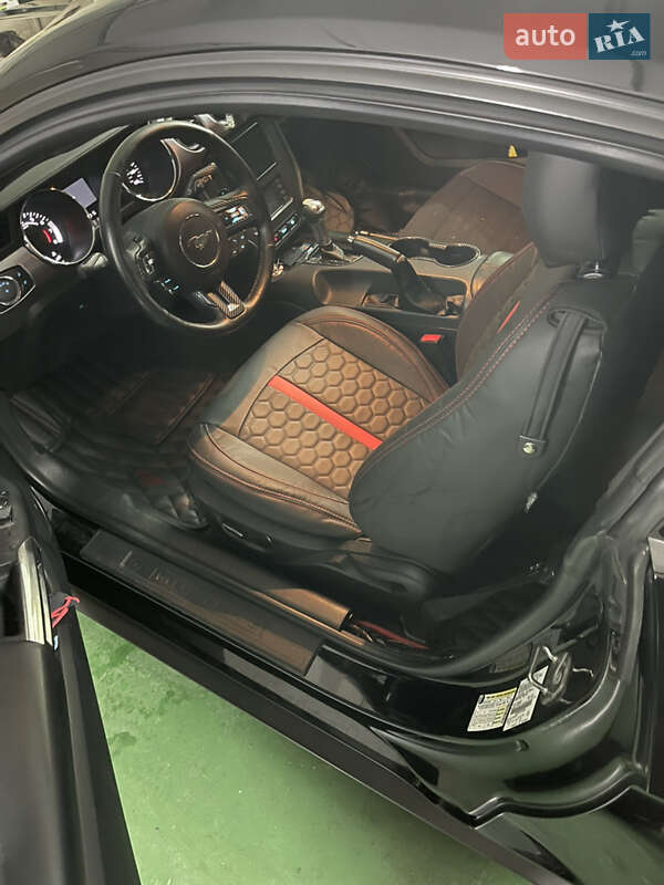 Купе Ford Mustang 2015 в Києві фото 5 Купе Ford Mustang 2015 в Києві