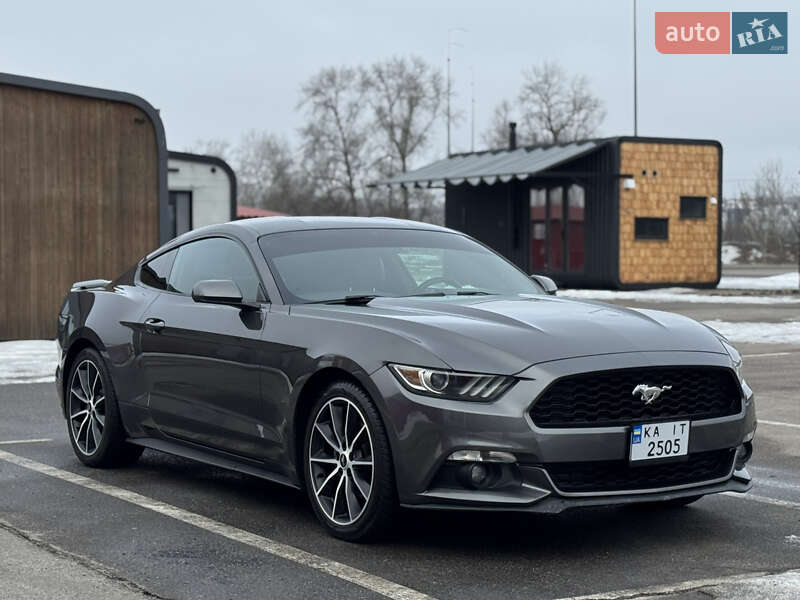Купе Ford Mustang 2016 в Киеве