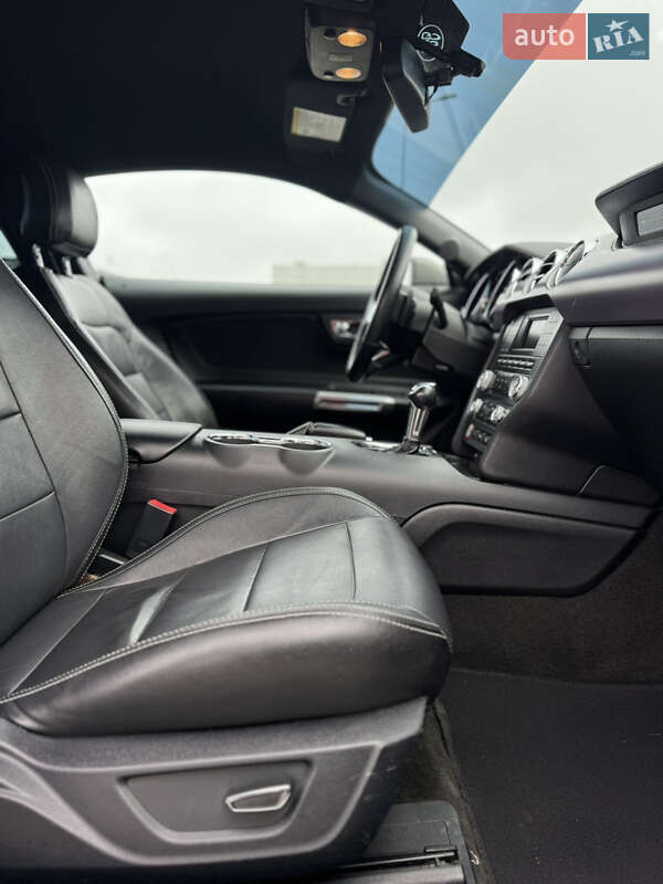 Купе Ford Mustang 2016 в Киеве