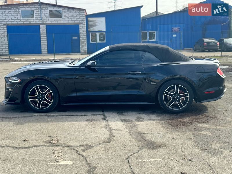 Кабриолет Ford Mustang 2019 в Киеве