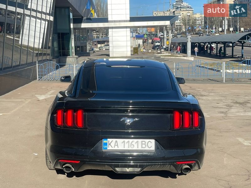 Купе Ford Mustang 2015 в Києві