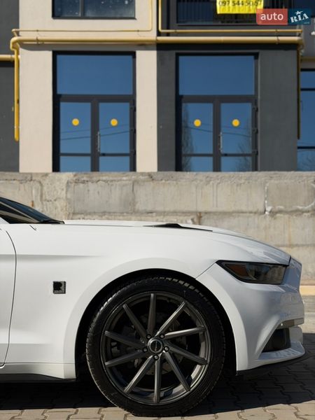 Купе Ford Mustang 2016 в Бучі