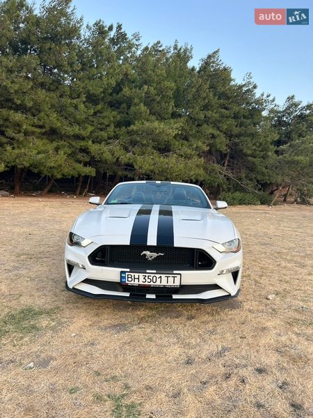 Кабриолет Ford Mustang 2018 в Львове
