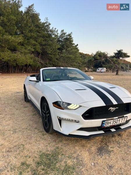 Кабриолет Ford Mustang 2018 в Львове