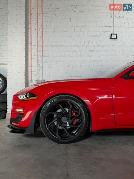 Кабриолет Ford Mustang 2019 в Черновцах