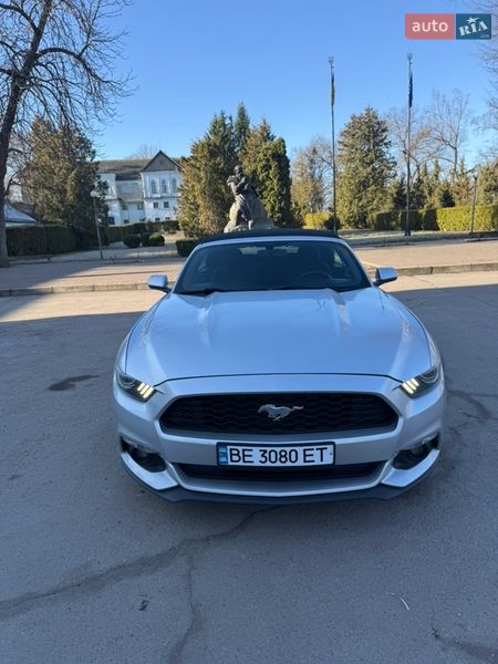 Кабриолет Ford Mustang 2015 в Корсуне-Шевченковском