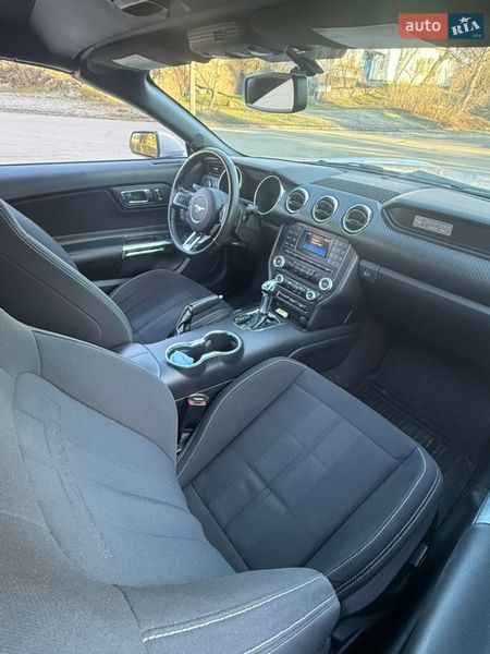 Кабриолет Ford Mustang 2015 в Корсуне-Шевченковском