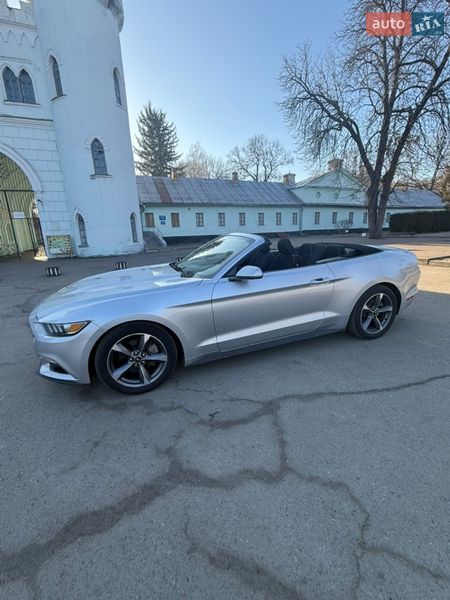Кабриолет Ford Mustang 2015 в Корсуне-Шевченковском