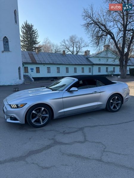 Кабриолет Ford Mustang 2015 в Корсуне-Шевченковском