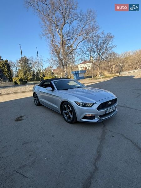Кабриолет Ford Mustang 2015 в Корсуне-Шевченковском
