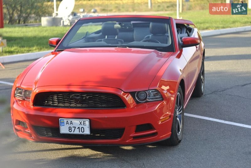 Кабриолет Ford Mustang 2012 в Киеве