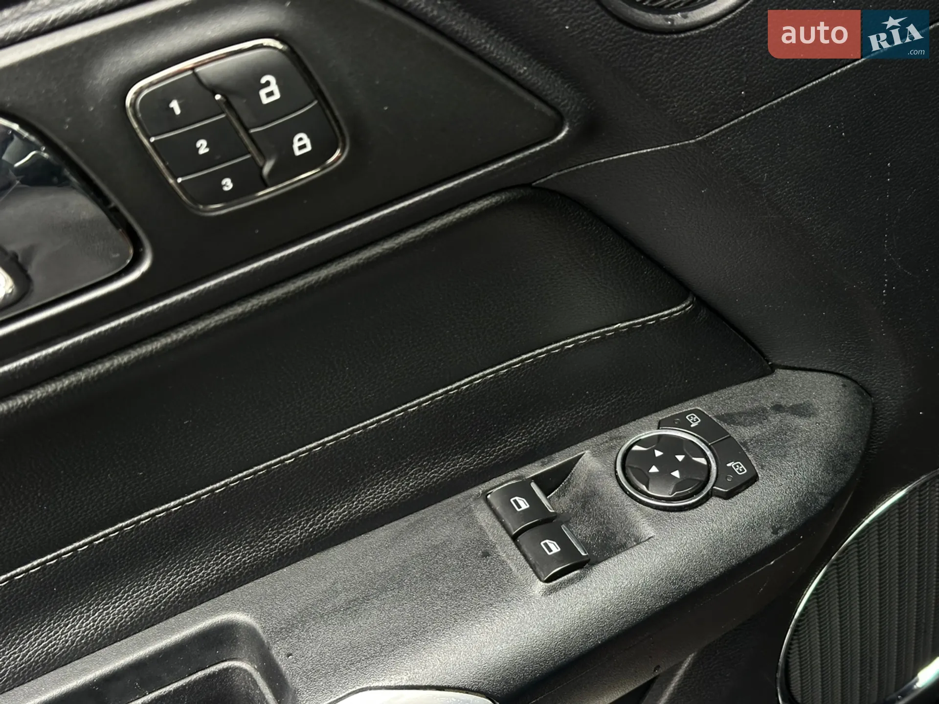 2014 Ford Mustang - мініатюра 21