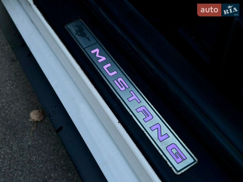 Купе Ford Mustang 2015 в Киеве фото 22 Купе Ford Mustang 2015 в Киеве