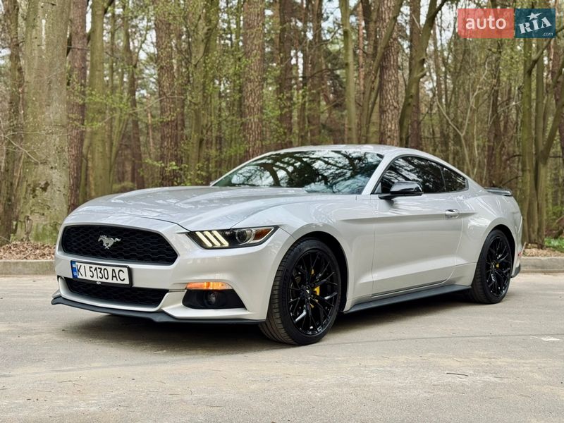 Купе Ford Mustang 2016 в Львові