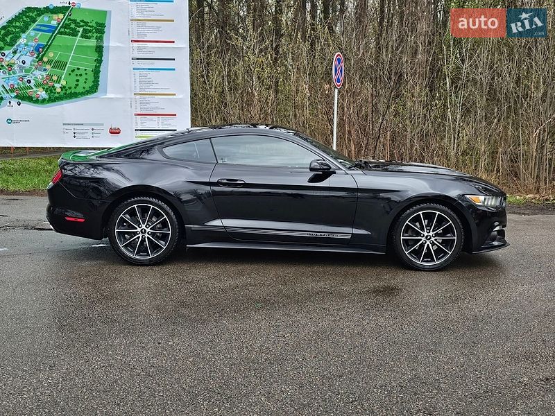 Купе Ford Mustang 2015 в Киеве