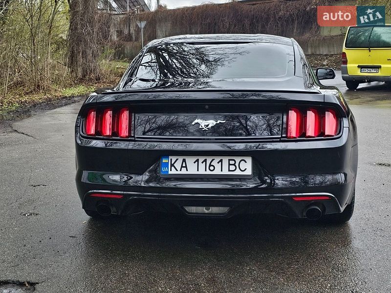 Купе Ford Mustang 2015 в Киеве