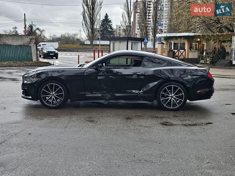 Купе Ford Mustang 2015 в Киеве