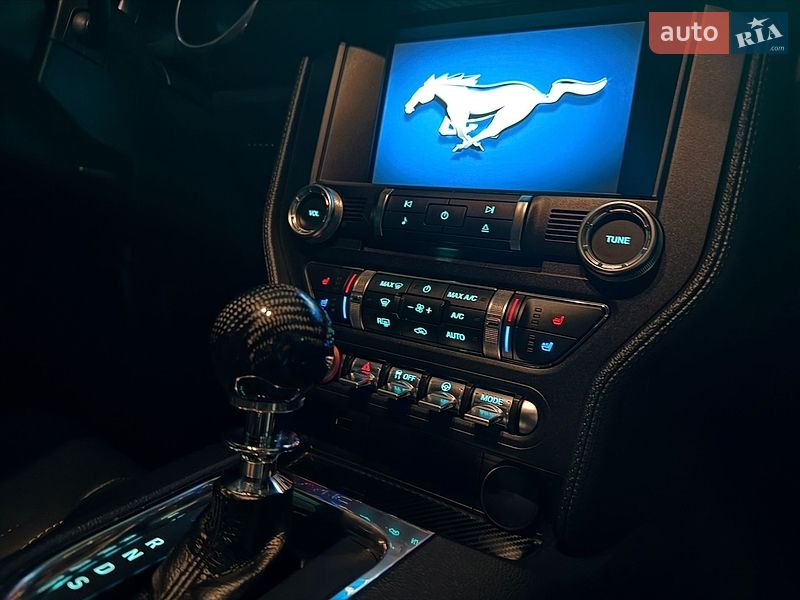 Купе Ford Mustang 2018 в Киеве