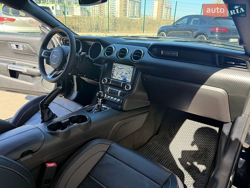 Купе Ford Mustang 2018 в Киеве