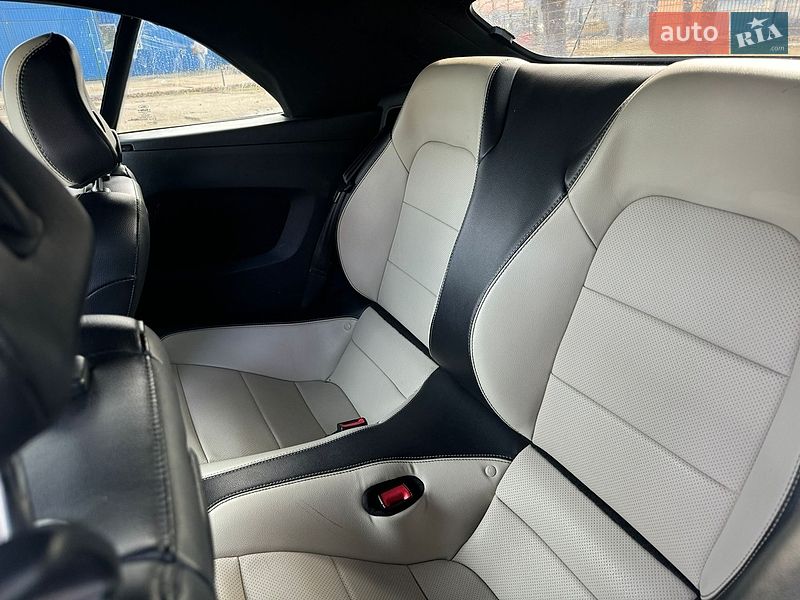 Кабриолет Ford Mustang 2019 в Киеве