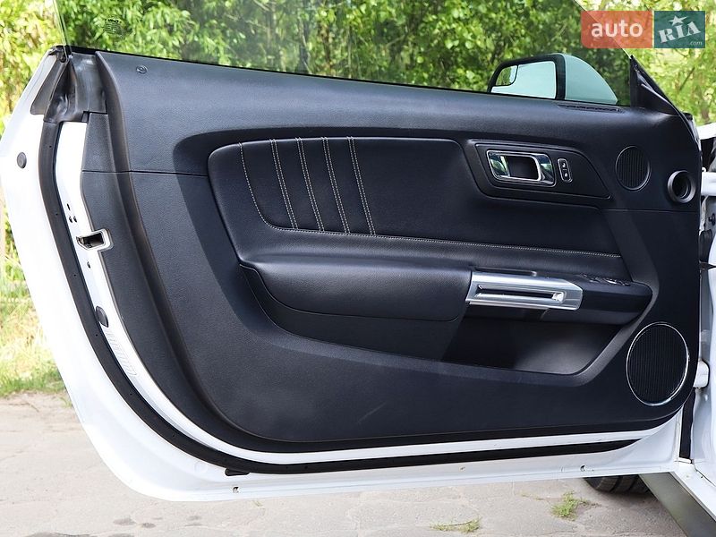 Купе Ford Mustang 2017 в Чернігові