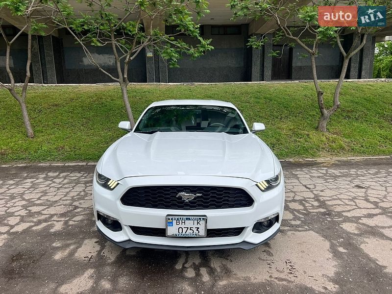 Купе Ford Mustang 2015 в Сумах