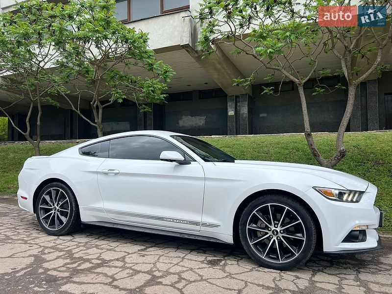 Купе Ford Mustang 2015 в Сумах