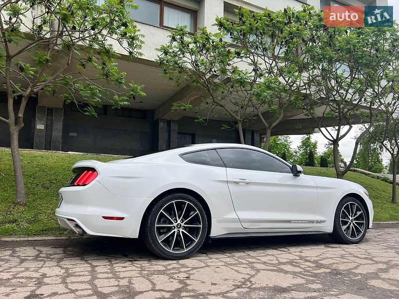 Купе Ford Mustang 2015 в Сумах
