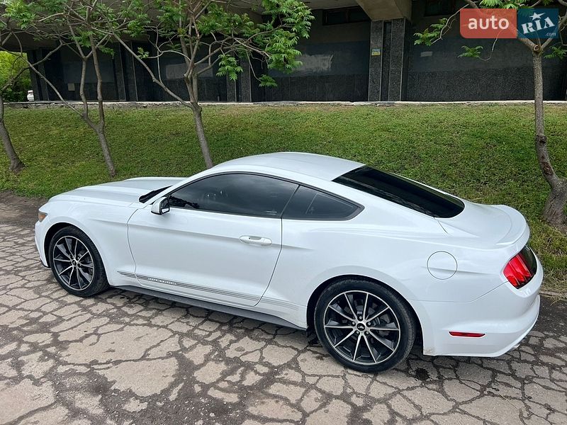 Купе Ford Mustang 2015 в Сумах