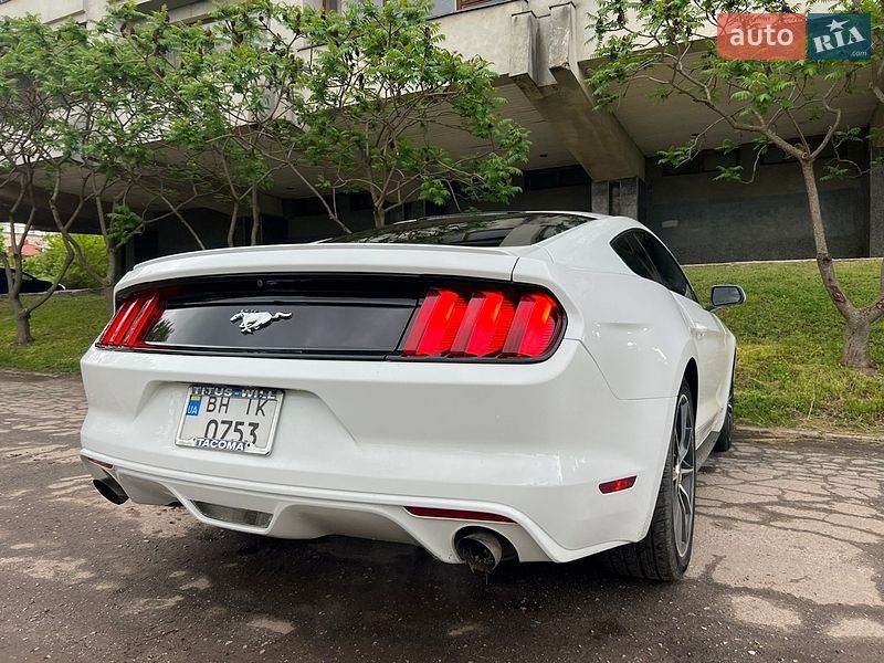 Купе Ford Mustang 2015 в Сумах