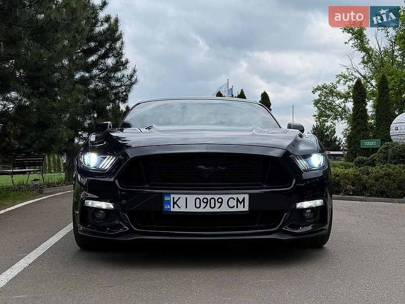 Купе Ford Mustang 2016 в Києві