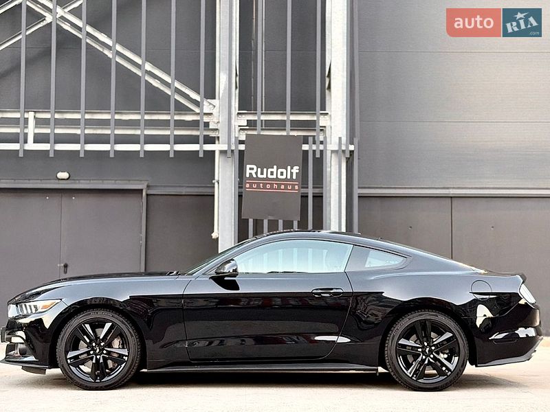Купе Ford Mustang 2016 в Киеве