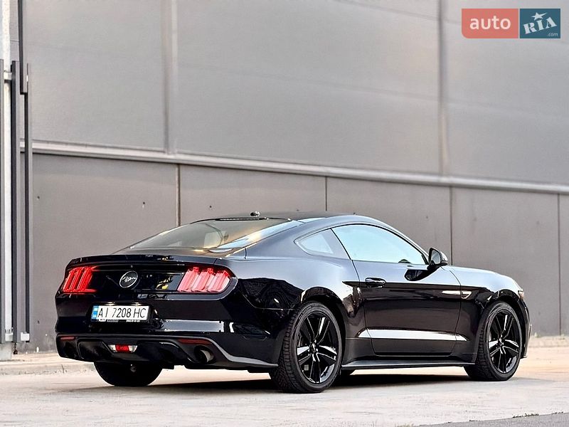 Купе Ford Mustang 2016 в Киеве