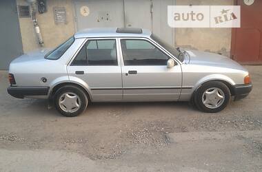 Седан Ford Orion 1988 в Тернополі