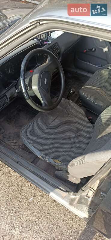 Седан Ford Orion 1988 в Очакове фото 5 Седан Ford Orion 1988 в Очакове