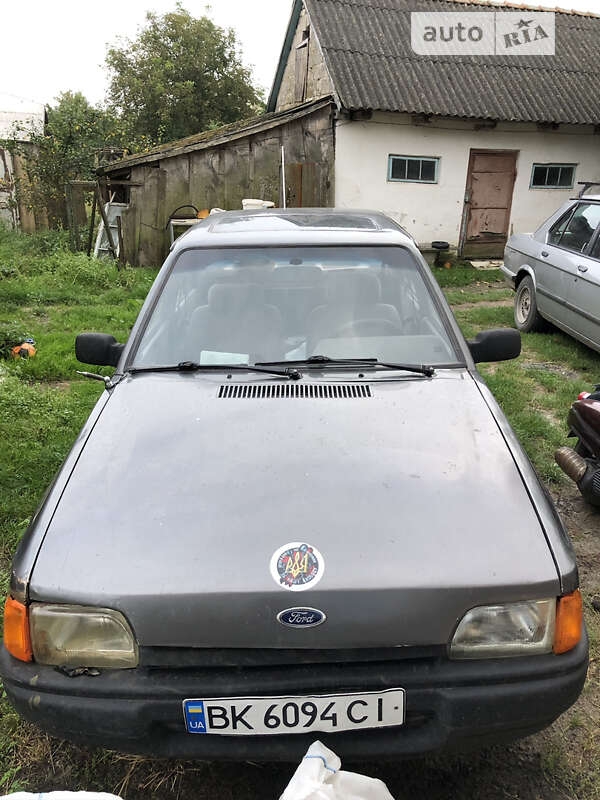 Седан Ford Orion 1986 в Луцке