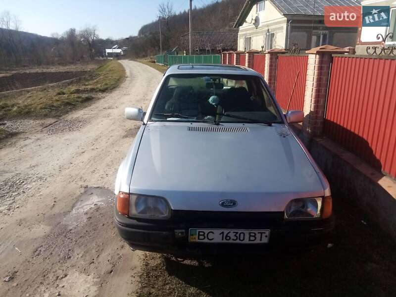 Седан Ford Orion 1989 в Теребовле
