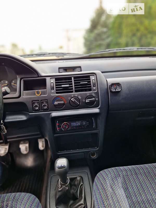 Седан Ford Orion 1993 в Запорожье