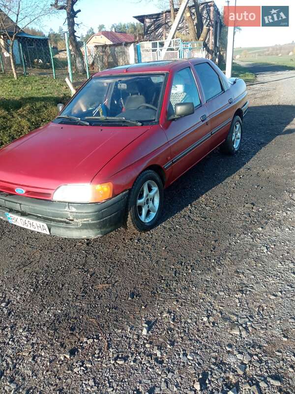 Седан Ford Orion 1992 в Ровно