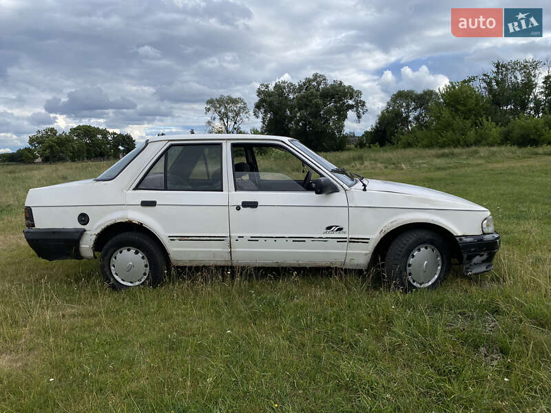 Седан Ford Orion 1987 в Остроге
